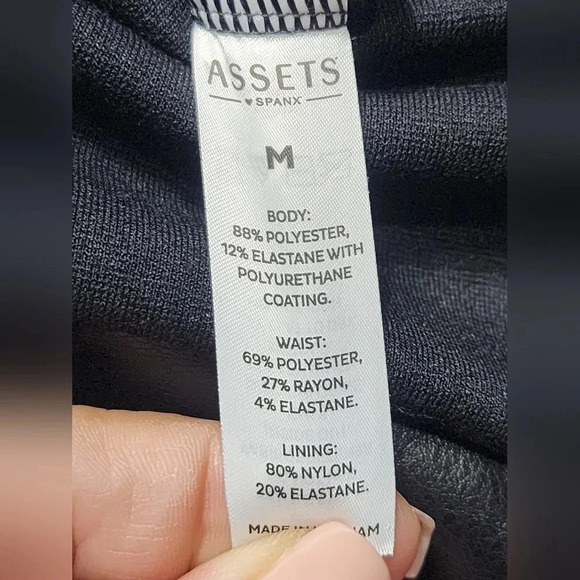 Assets Spanx Faux Leather Black Elastic Waistband Pants - Size Medium - Picture 3 of 3